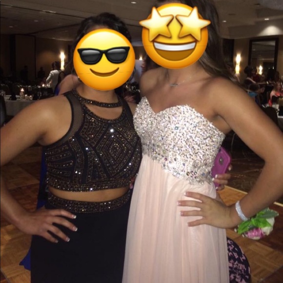 PROM DRESS - Picture 2 of 4